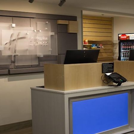 Holiday Inn Express Winfield - Teays Valley Hurricane Eksteriør billede