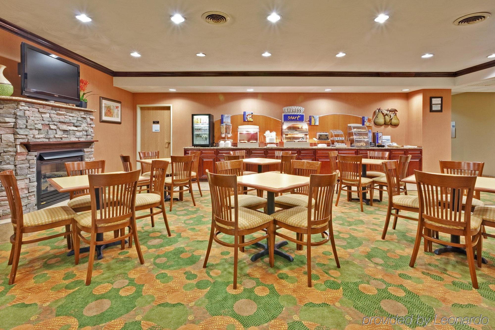 Holiday Inn Express Winfield - Teays Valley Hurricane Eksteriør billede