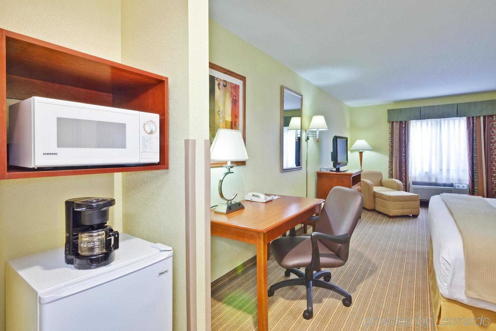 Holiday Inn Express Winfield - Teays Valley Hurricane Eksteriør billede