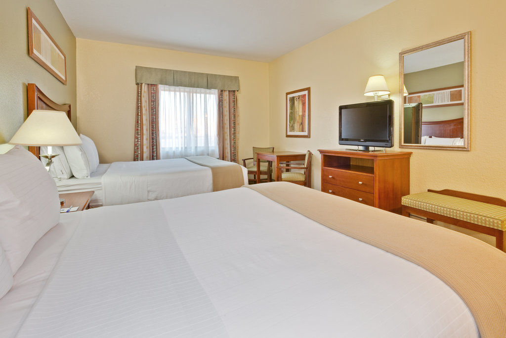 Holiday Inn Express Winfield - Teays Valley Hurricane Eksteriør billede